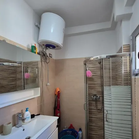 Family 9 Apartment *